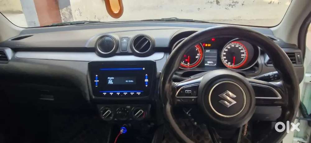 Maruti Suzuki Swift 2021 1.2 Vxi Amt
