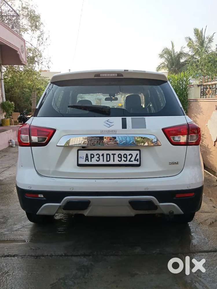 Maruti Brezza Zdi Plus With Showroom Track