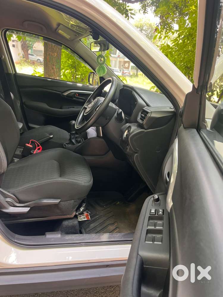 Toyota Urban Cruiser Cruiser Mid, 2025, Petrol