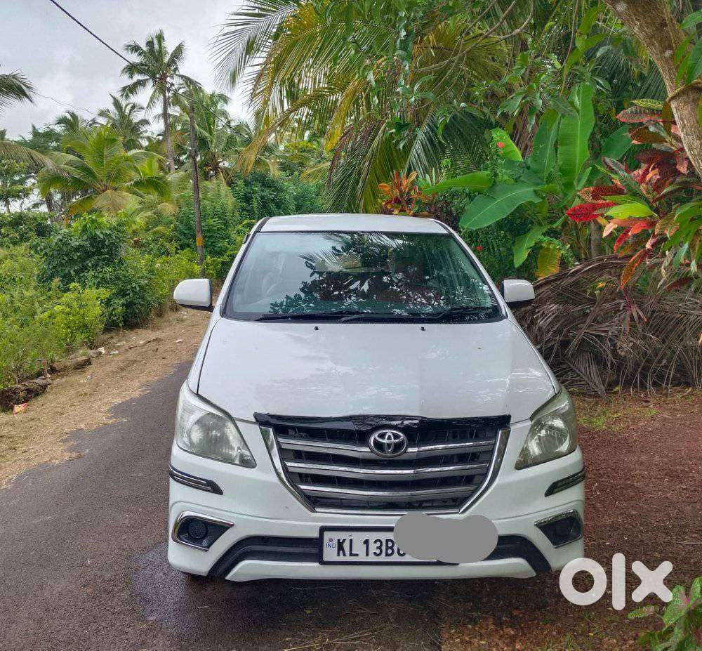 Toyota Innova 2.5 E 8 Str, 2010, Petrol