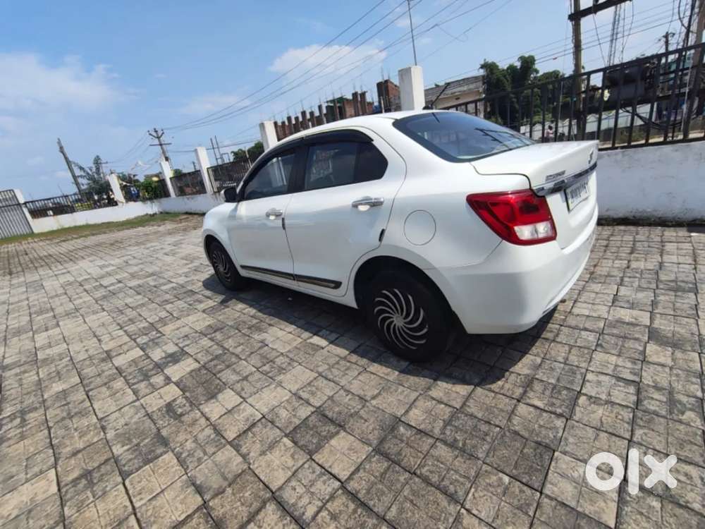 Maruti Suzuki Dzire 1.2 Vxi, 2023, Petrol