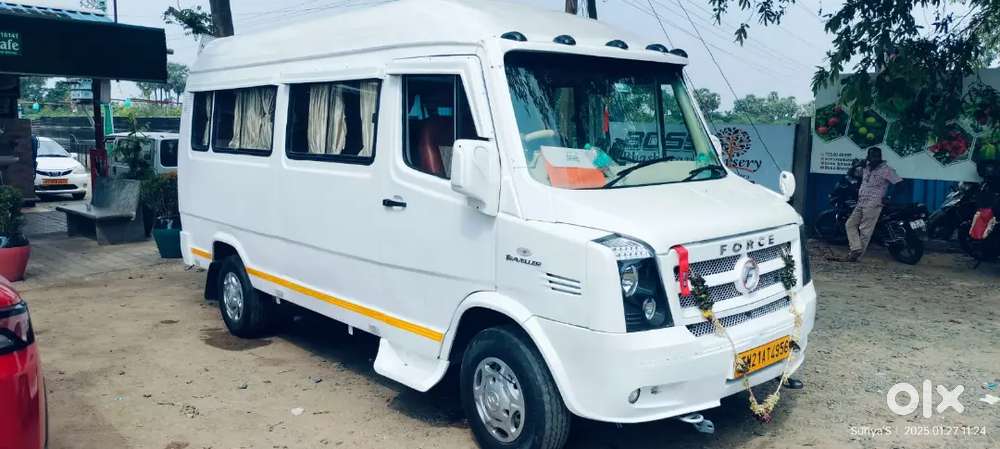 Tempo Traveller 12+1 Maxi Cab