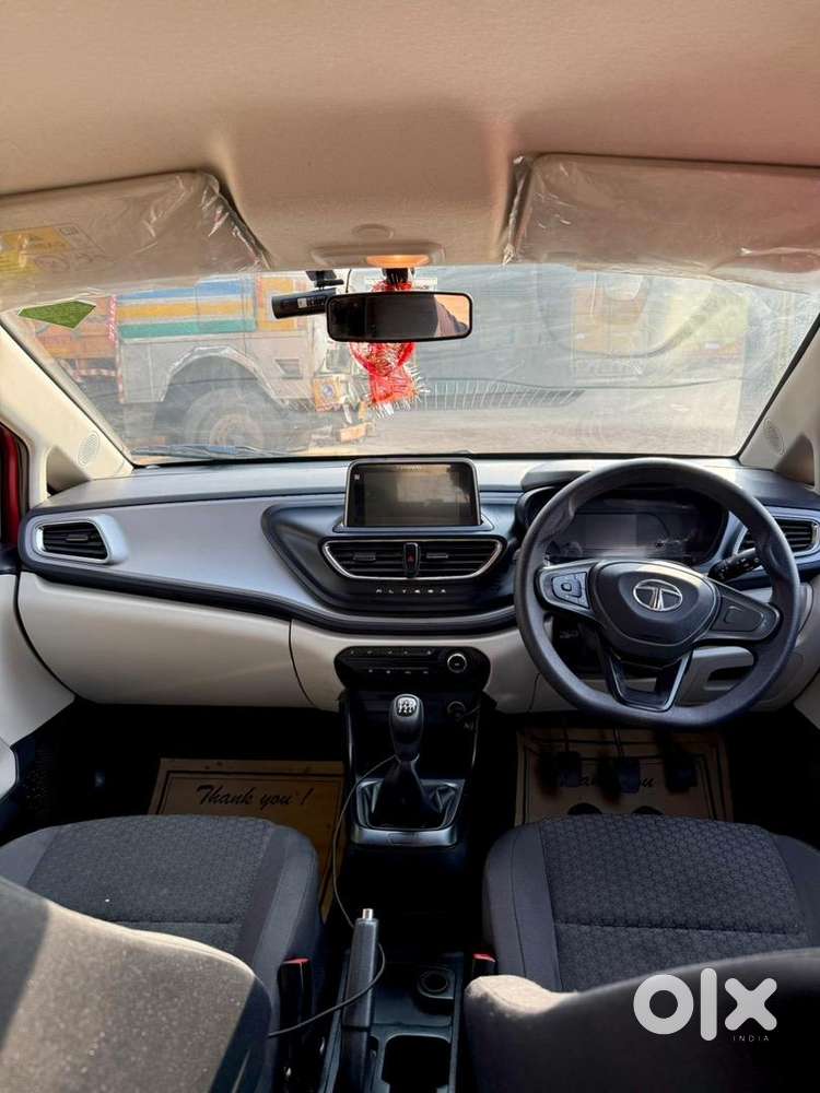 Tata Altroz 2023 Cng & Hybrids 29800 Km Driven