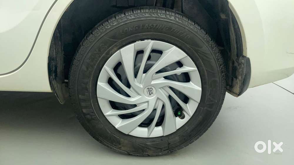 Maruti Suzuki Dzire 1.2 Vxi, 2022, Petrol