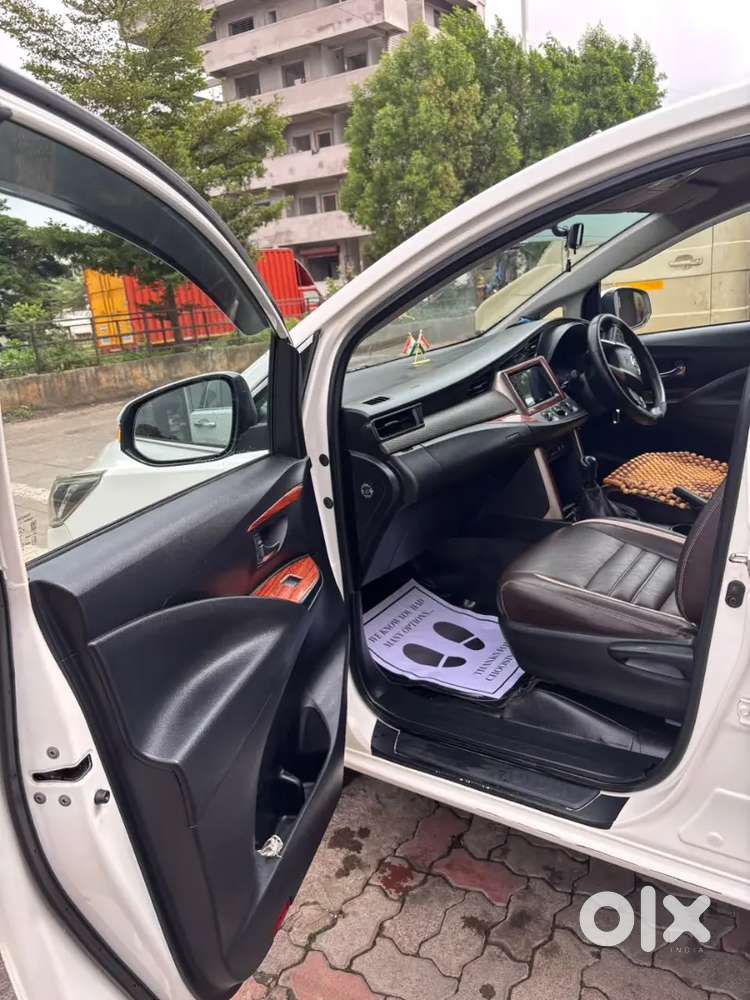 Toyota Innova Crysta 2018 Diesel 270000 Km Driven
