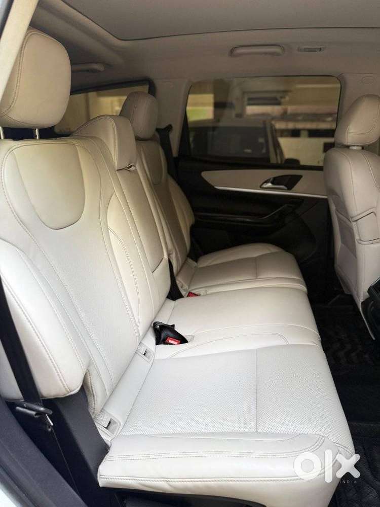 Mahindra Xuv700 Ax7l 6 Str At, 2022, Diesel