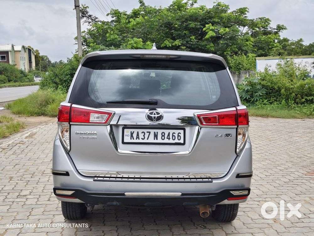 Toyota Innova Crysta [2020-ongoing] 2.4 Vx 8 Str, 2023, Diesel