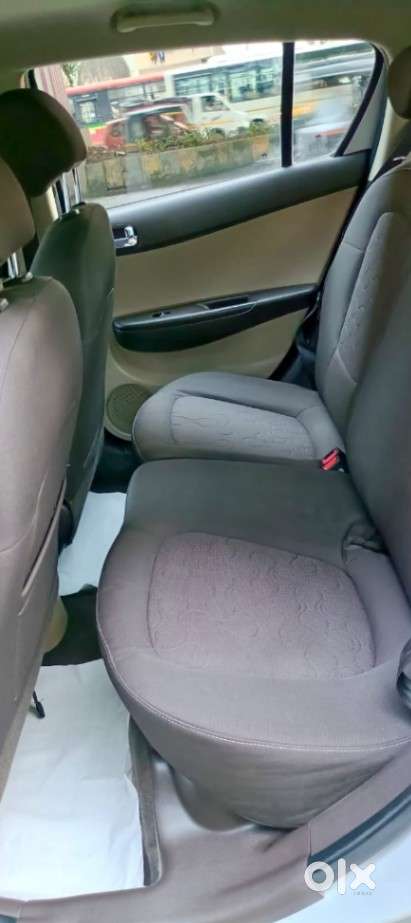 Hyundai I20 1.4 Asta (at), 2011, Petrol