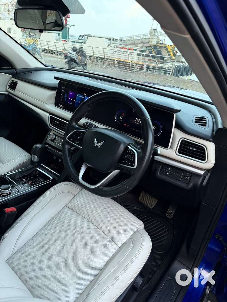 Mahindra Xuv700 2.2 Ax 7 Diesel At Luxury Pack Str, 2022, Diesel