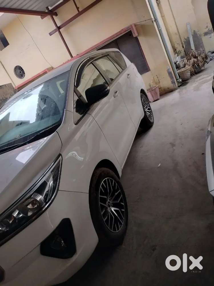 Innova Crysta Model2022 G