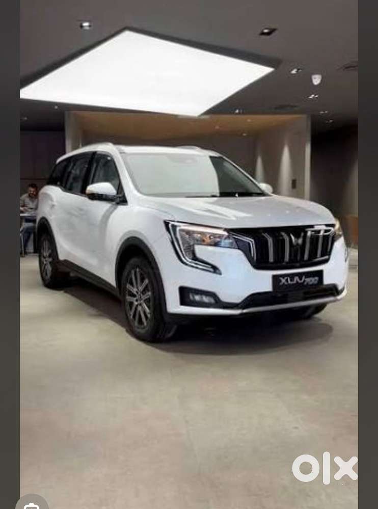 Mahindra Petrol Automatic 2025 Car