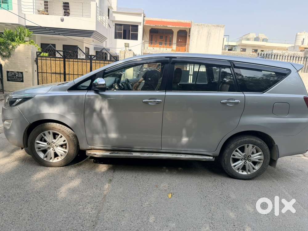 2016 Toyota Innova Crysta