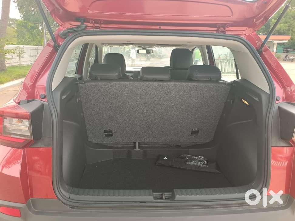 Skoda Kylaq Signature At, 2026, Petrol