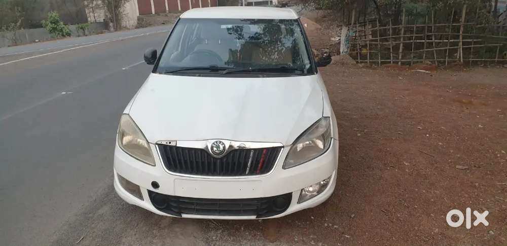 Skoda Fabia 2014 Diesel 76402 Km Driven Best Condition & October Moth