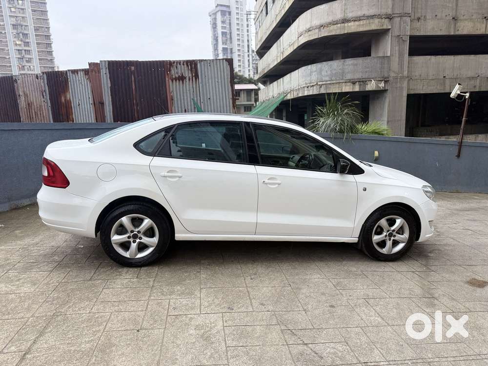 Skoda Rapid 1.5 Tdi At Ambition With Alloy Wheel, 2015, Diesel