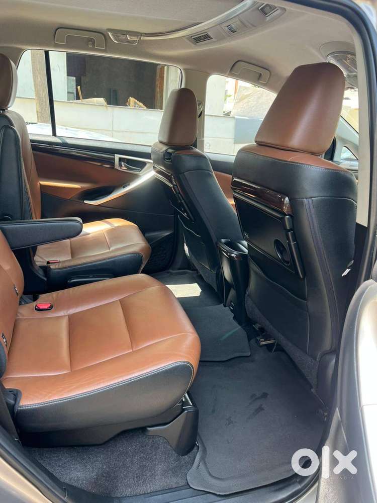 Innova Crysta 2.8 Zx At (top End) Well Maintained Car