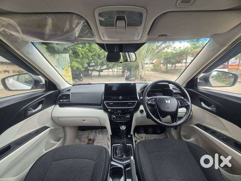 Mahindra Xuv 3xo Ax5 Pm Mt, 2024, Petrol