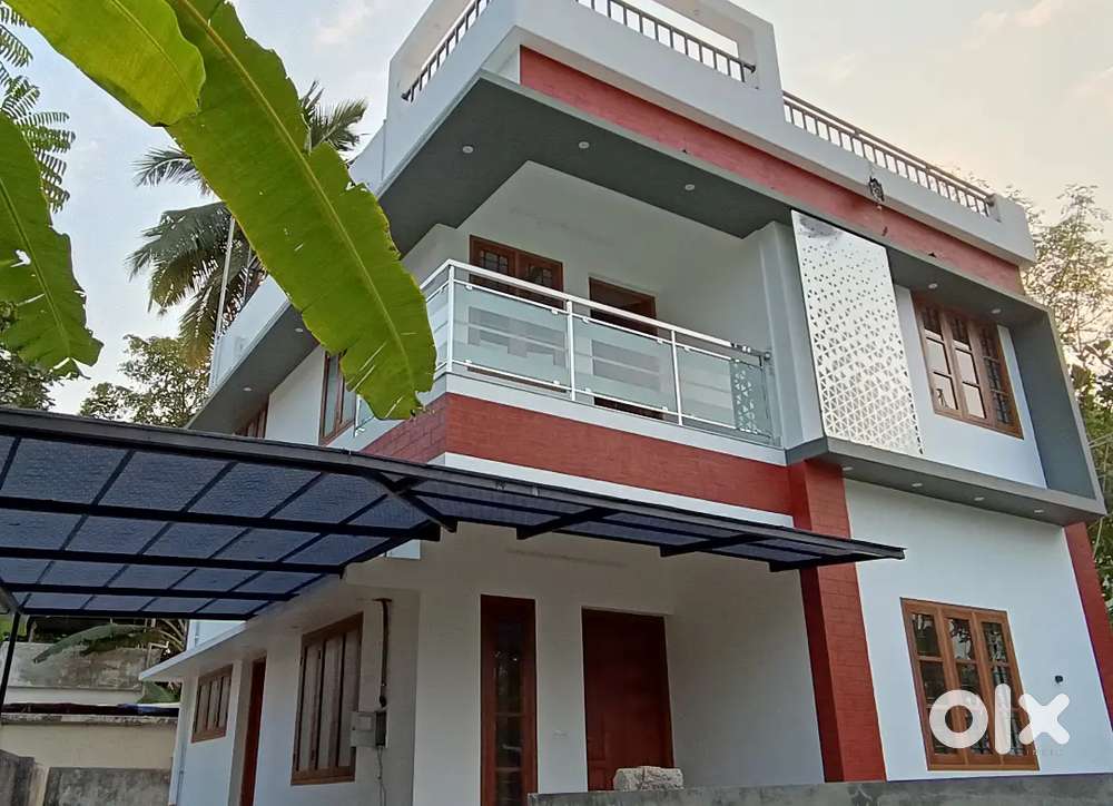 House for Sale at Eroor, Vyttila For Sale Houses & Apartments