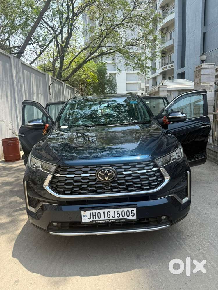 Toyota Innova Hycross 2025 Petrol Automatic
