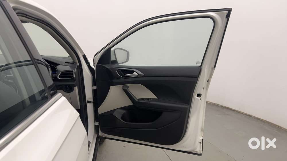 Volkswagen Taigun Topline 1.0 Tsi At (electric Seats), 2021, Petrol