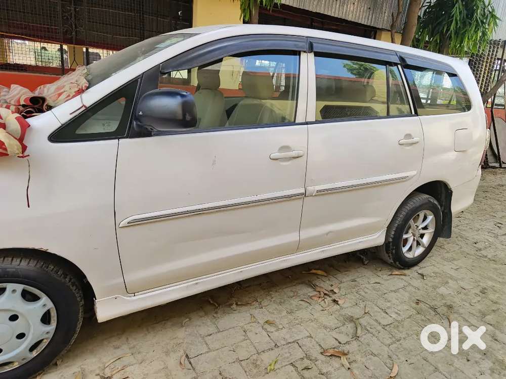 Toyota Innova 2014 Diesel 200000 Km Driven