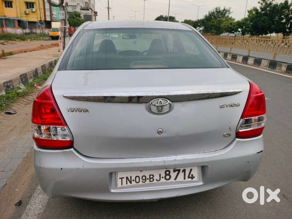 Toyota Etios V, 2011, Petrol