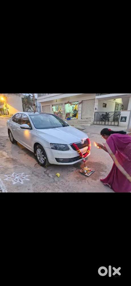 Skoda Octavia 2015 Diesel Well Maintained ... Showroom Record