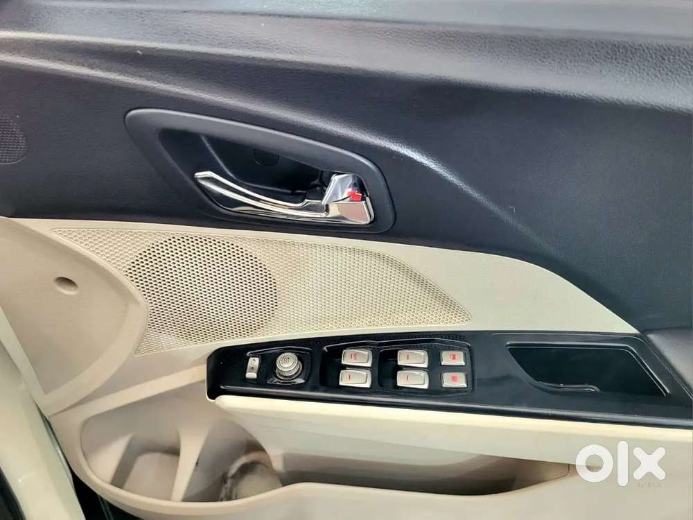 Mahindra Xuv300 Turbosport 2021 Petrol 68000 Km Driven