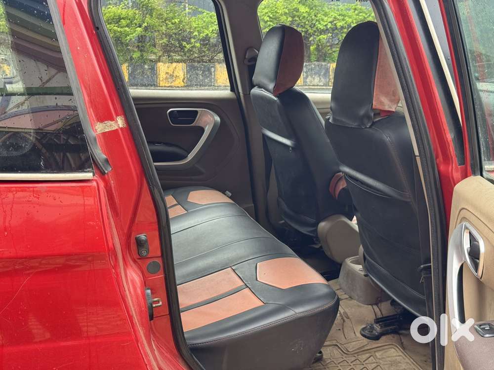Mahindra Tuv 300 Mhawk100 T8 Dual Tone, 2016, Diesel