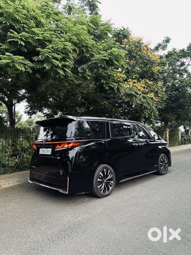 Toyota Vellfire Vip – Executive Lounge, 2025, Petrol