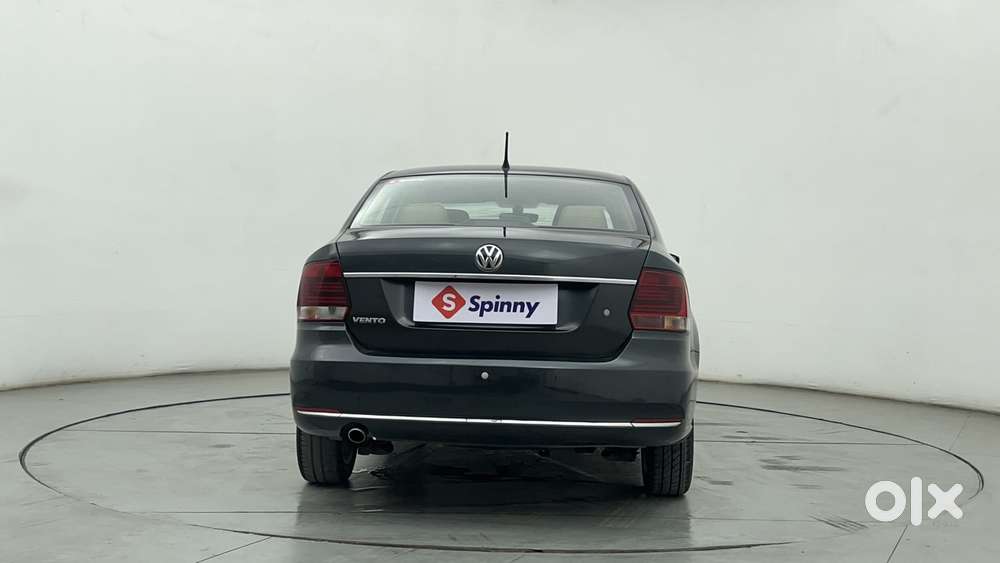 Volkswagen Vento 1.6 Highline, 2016, Petrol