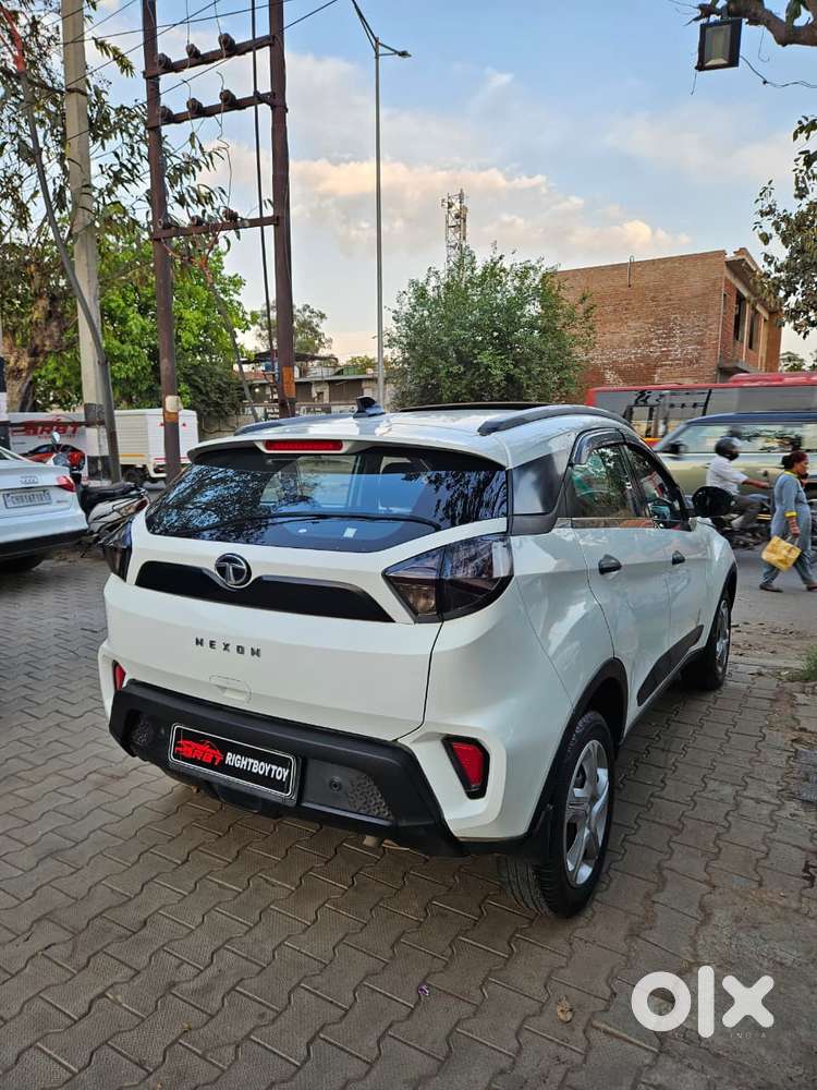 Tata Nexon 1.2 Revotron Xm Plus (s), 2023, Petrol