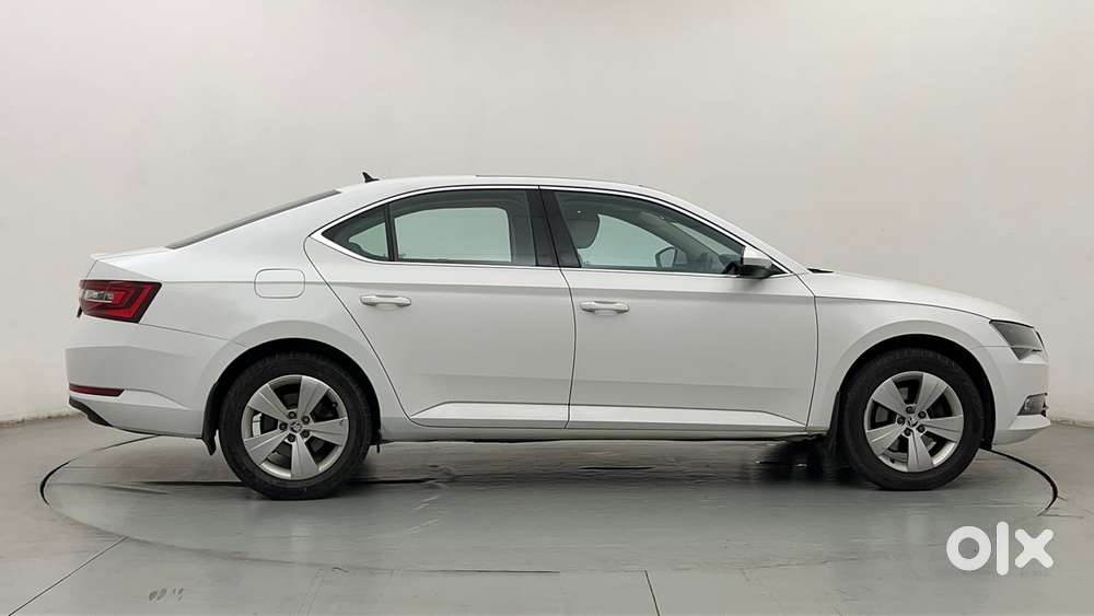 Skoda Superb [ ] 1.8 Style Tsi At, 2017, Petrol