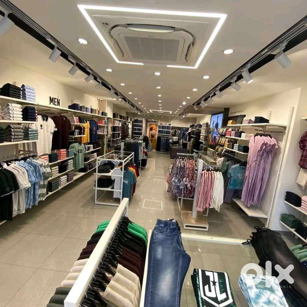 3000 sq feet LGF Hall for rent in vrindawan yojna lucknow rent 1.6 L