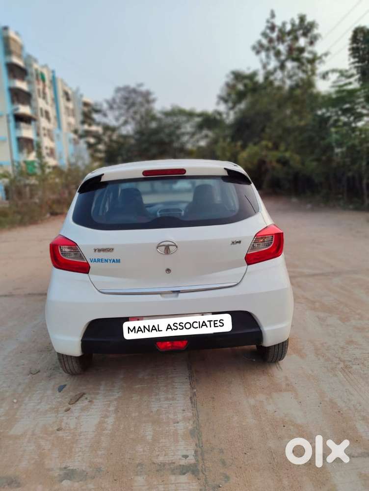 Tata Tiago 1.2 Revotron Xm, 2017, Petrol