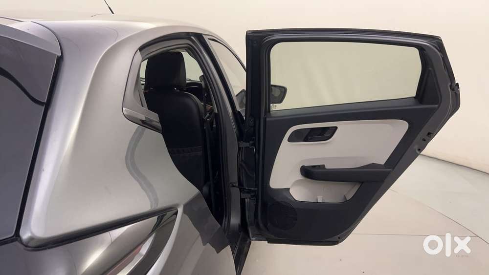 Tata Altroz 1.2 Xma Plus, 2023, Petrol