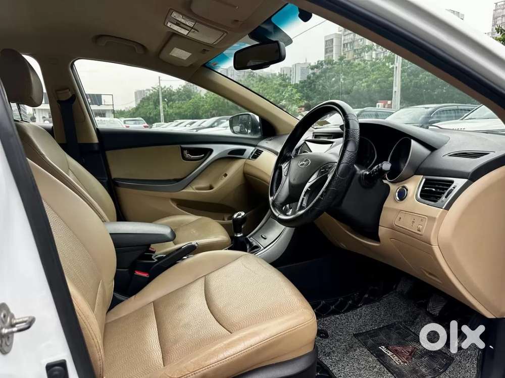 Hyundai Elantra 1.8 Sx Mt, 2015, Petrol
