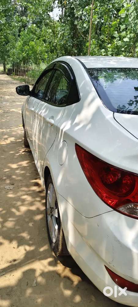 Hyundai Verna 2012