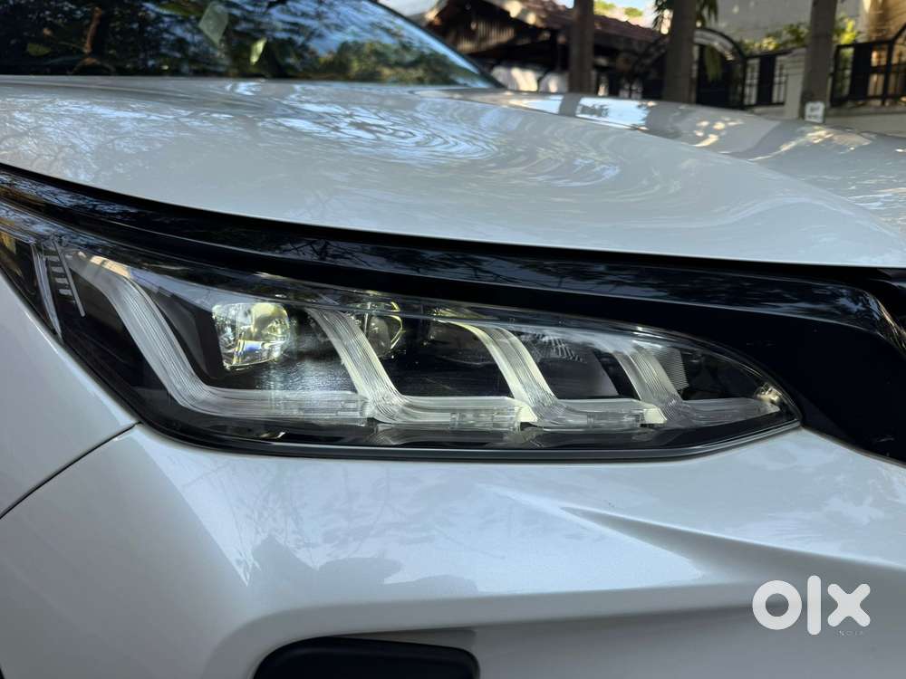 Toyota Fortuner Legender