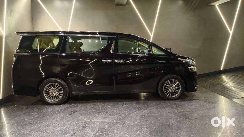 Toyota Vellfire Vip &ndash; Executive Lounge, 2022, Petrol