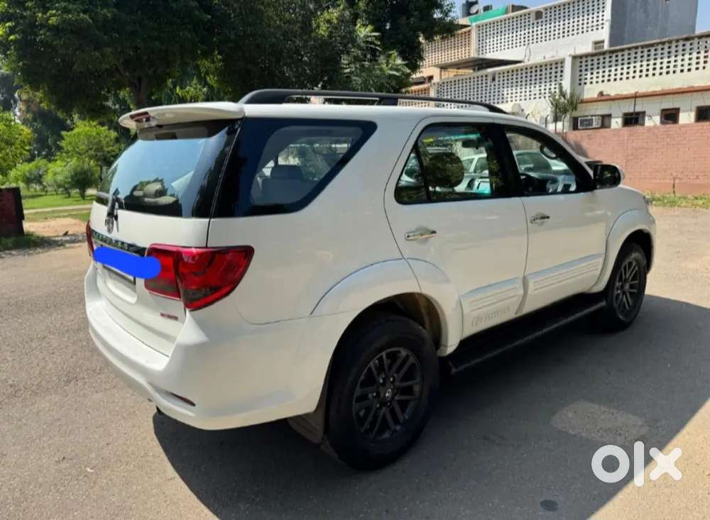 Toyota Fortuner 2015 Diesel Automatic Well Maintained