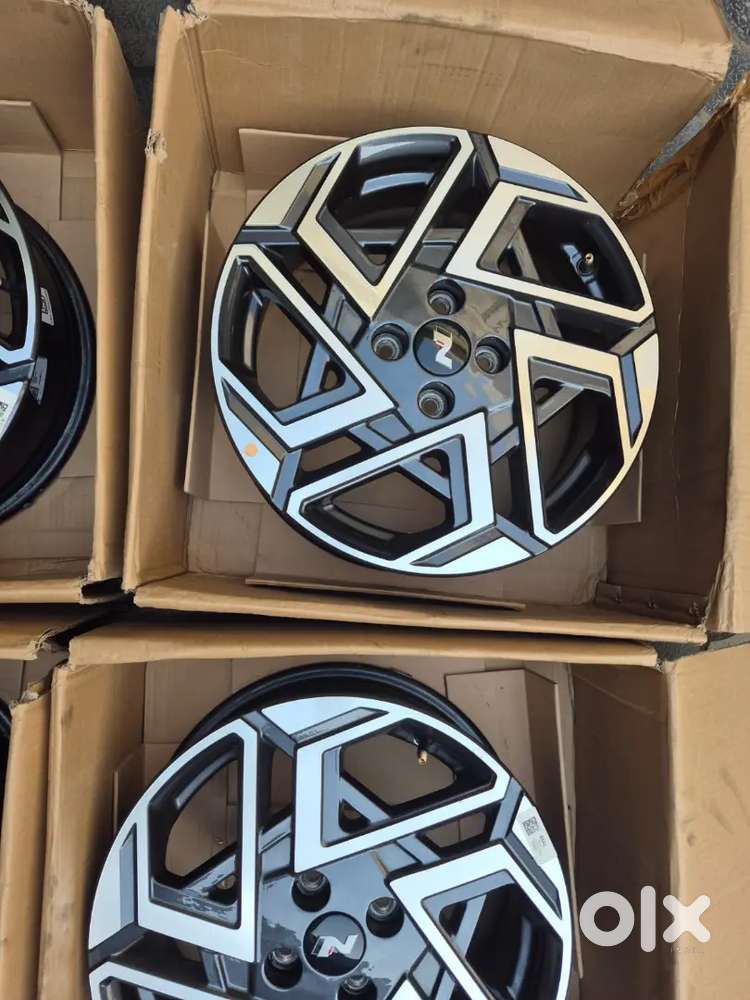 Alloy wheels