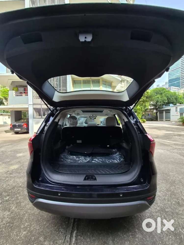 Mahindra Xuv700 25 Petrol