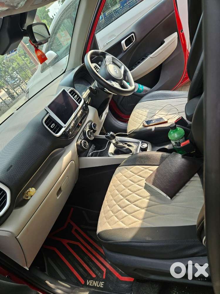 Hyundai Venue Petrol 2024
