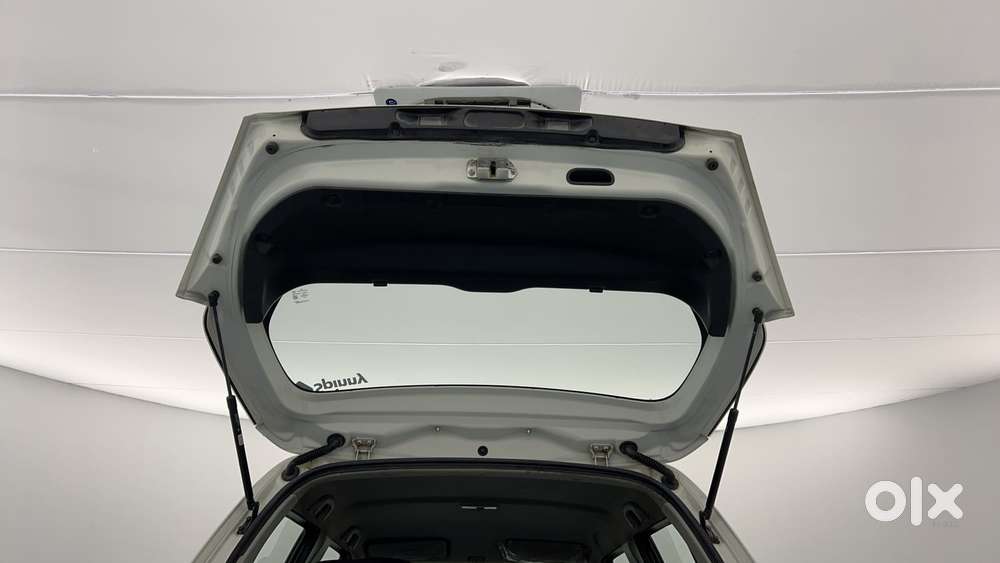 Maruti Suzuki Swift Vxi Optional, 2016, Petrol