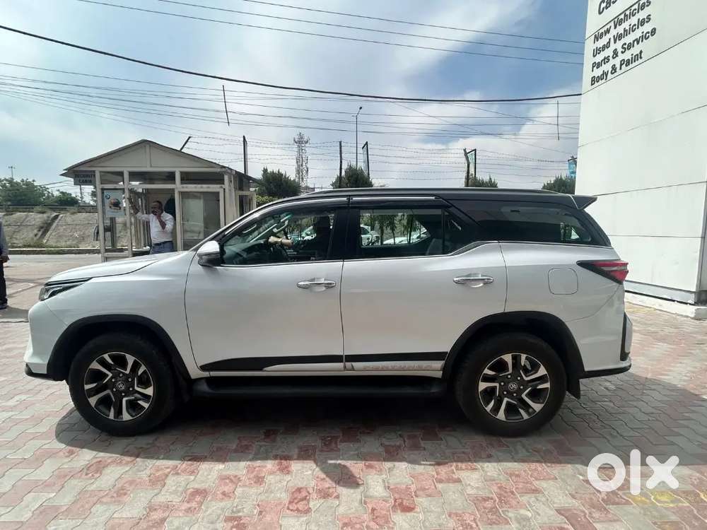 Toyota Fortuner Legender 2024