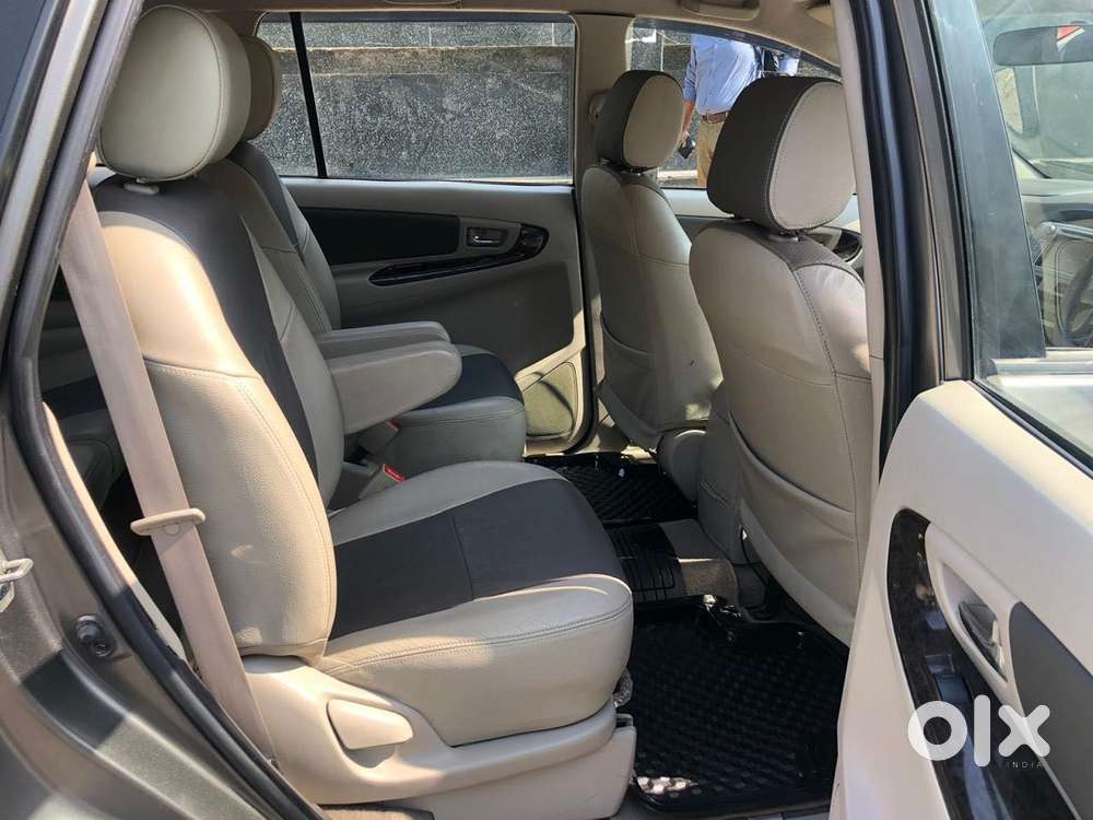 Toyota Innova 2.5 Zx 7 Str Bs-iv, 2014, Diesel