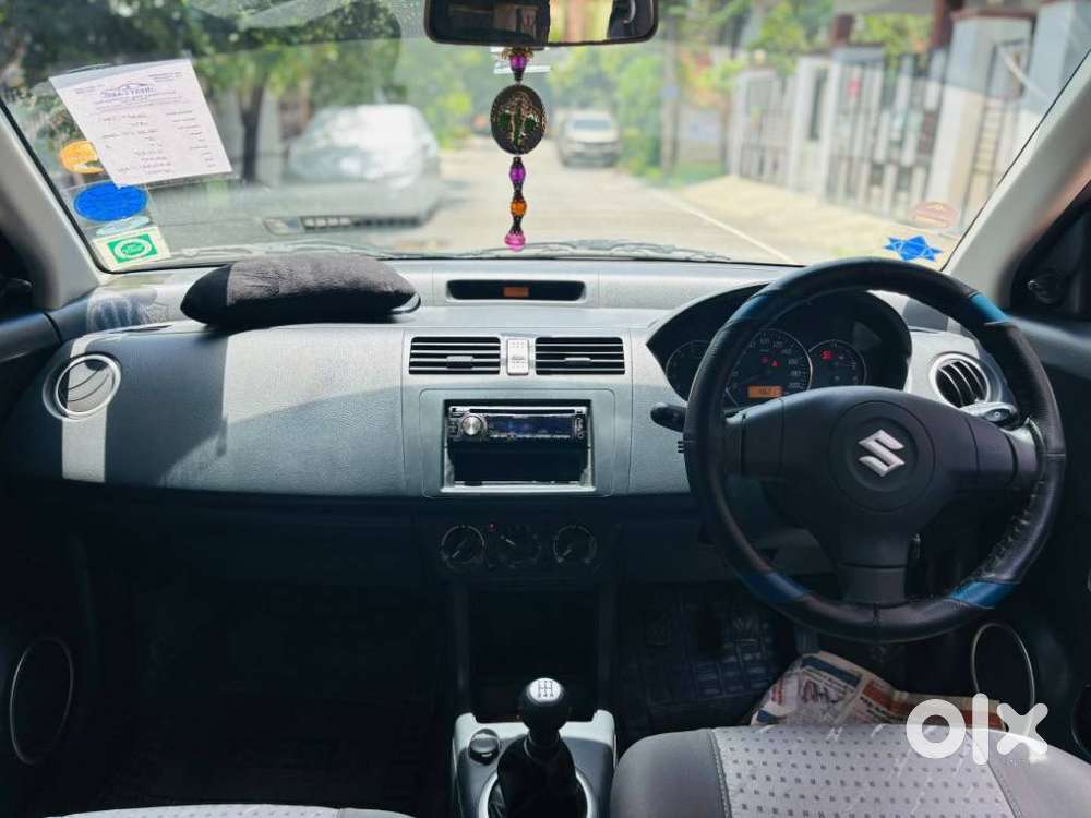 Maruti Suzuki Swift Vxi Optional, 2011, Petrol