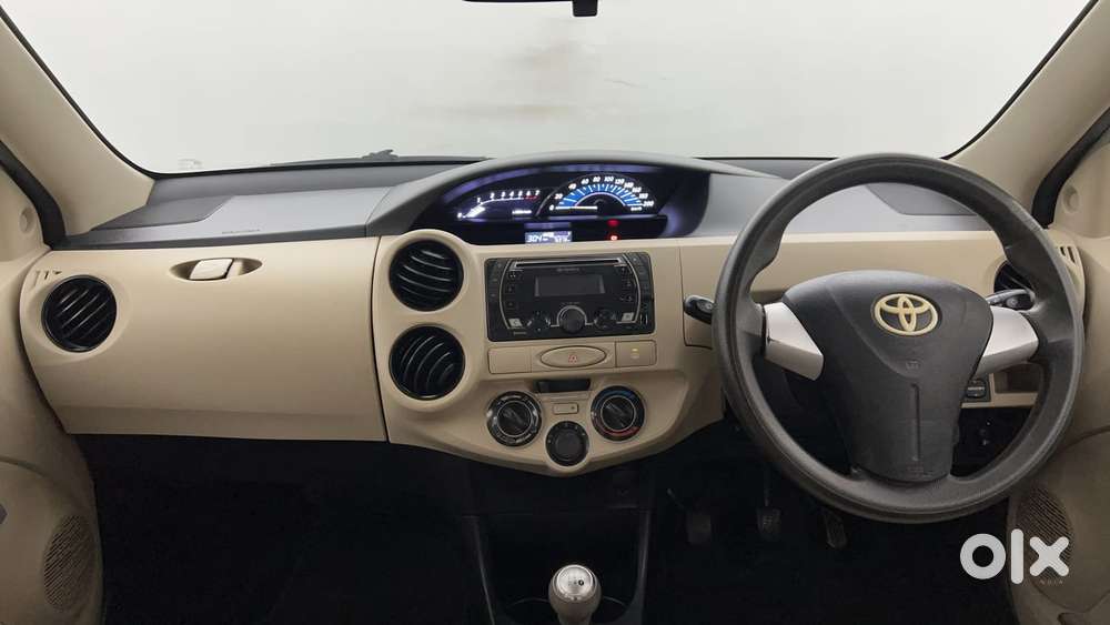 Toyota Etios Liva 2011-2012 V, 2017, Petrol
