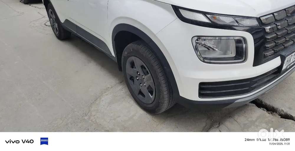 Hyundai Venue 2024(october) Diesel 5400 Km Drive